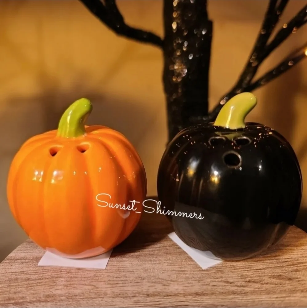 CRACKER Barrel Halloween SUGAR SKULL PUMPKIN Salt and Pepper Shaker Set New